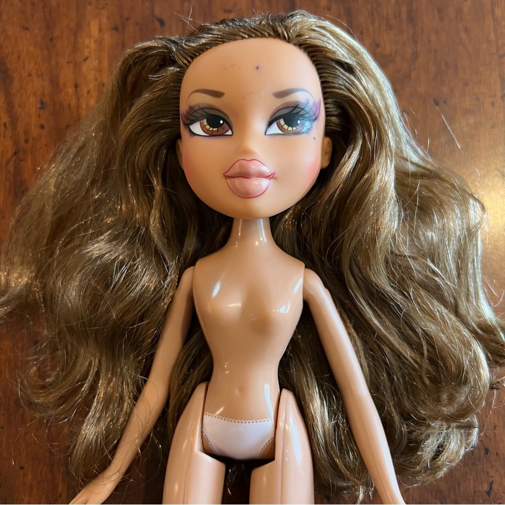 Bratz Yasmin Doll (2001) - Picture 2 of 4